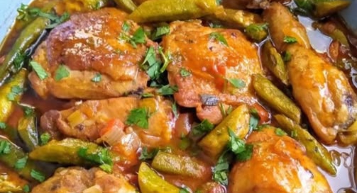 Essa receita de frango com quiabo que minha mãe faz é a melhor de todas!
