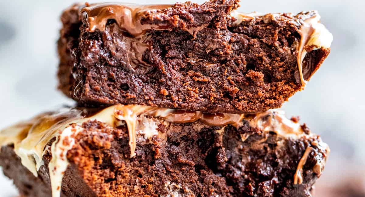 Gooey Brownies with Fudge Swirl