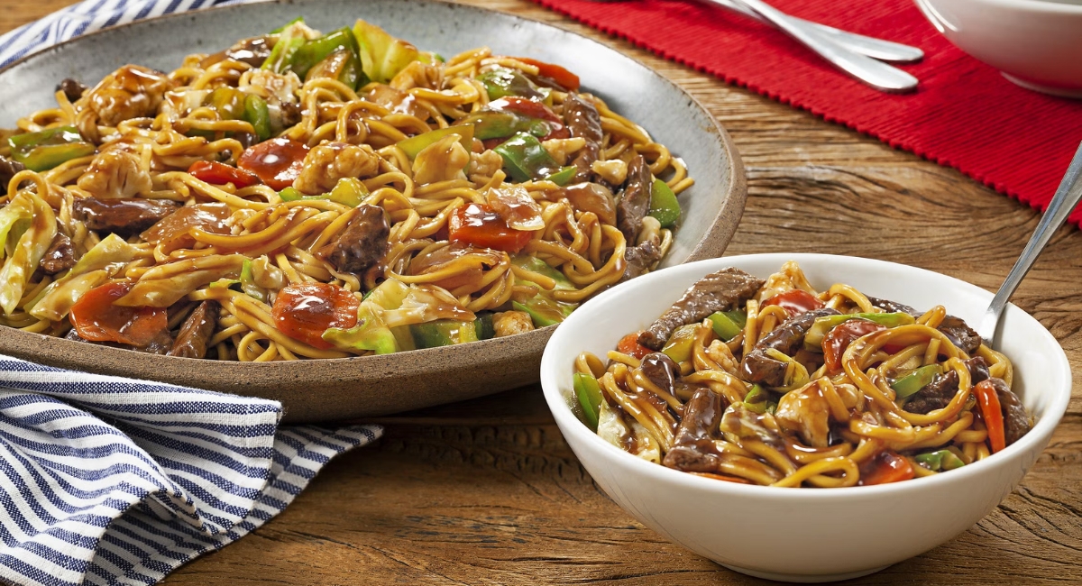Yakissoba caseiro muito fácil e que fica igualzinho o do restaurante chinês