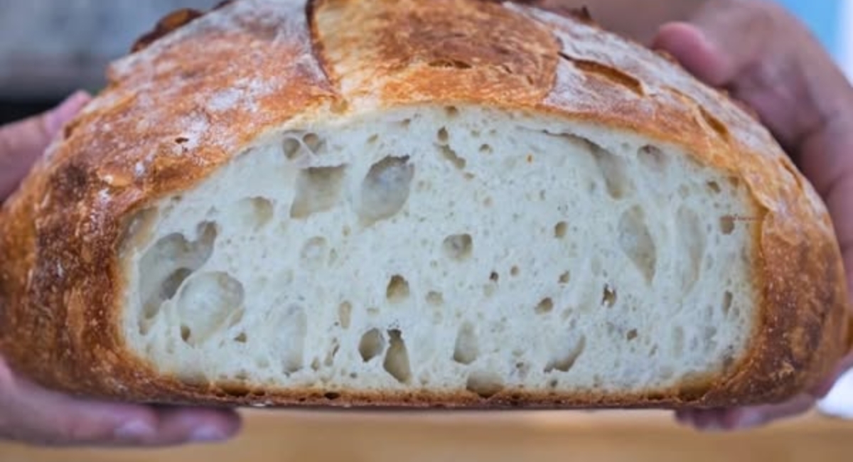 Pain artisanal au four hollandais