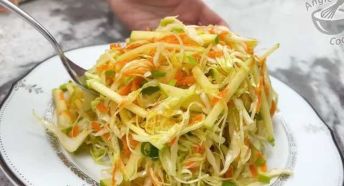 Salade de chou frais et pommes