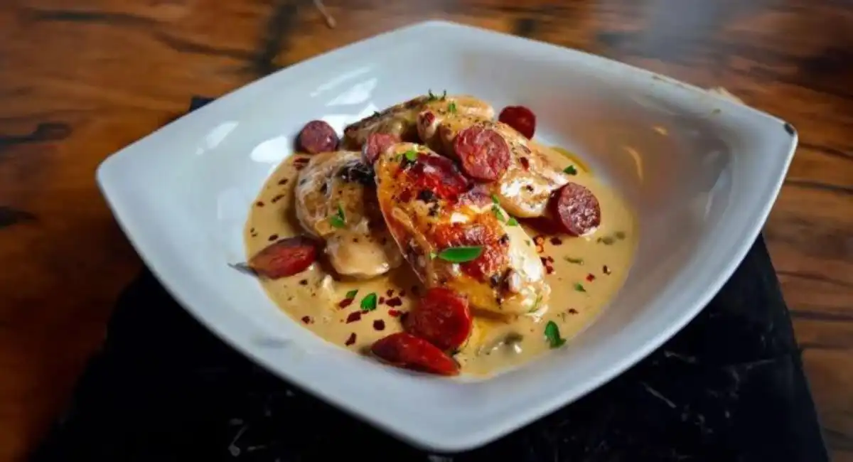 Aiguillettes de Poulet Sauce Crémeuse au Chorizo