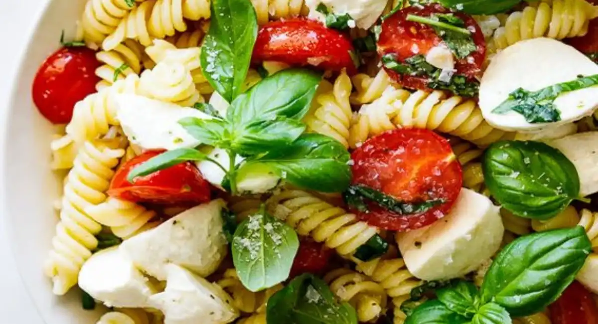 Ensalada de Pasta Caprese que todo el mundo está hablando