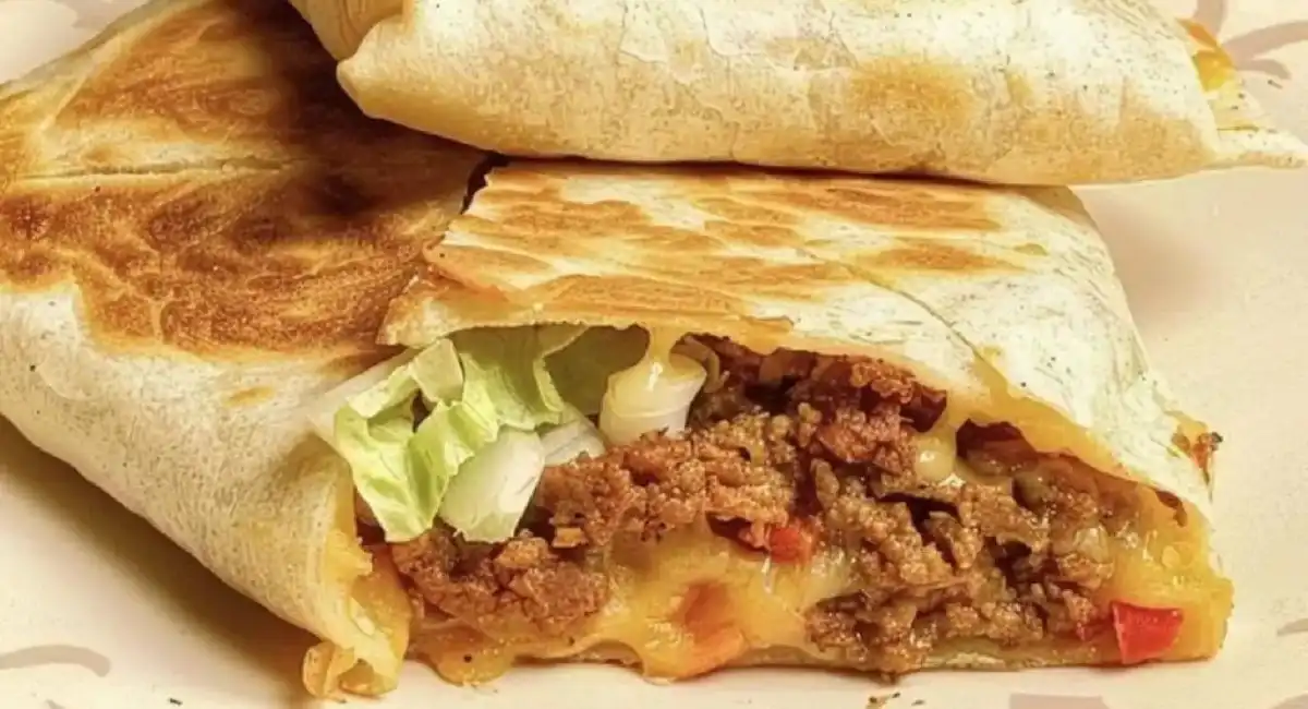 The Ultimate Homemade Crunch Wrap Supreme Recipe: A Taste Sensation at Home!