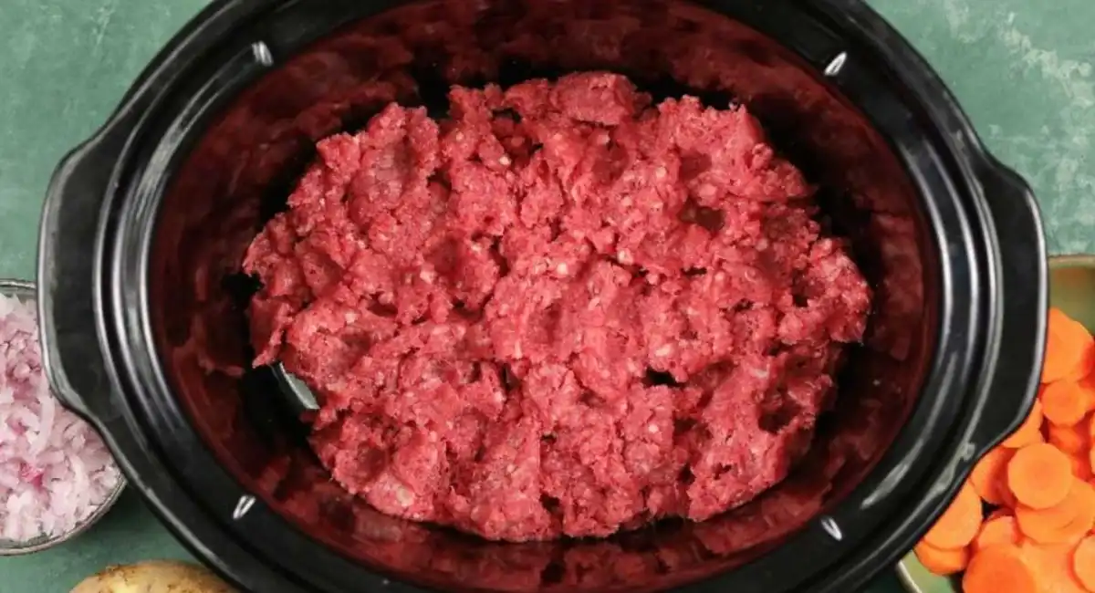 Here's how you can make an amazing shepherd's pie all in your slow cooker