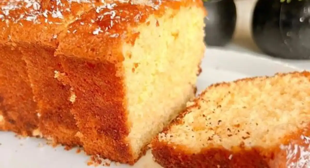 Tarta de naranja con miel y coco