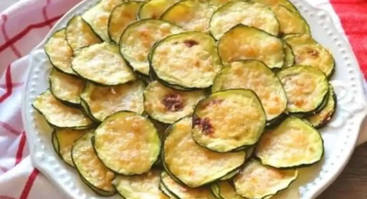 Chips de Calabacín (Zucchini) con solo 2 ingredientes.