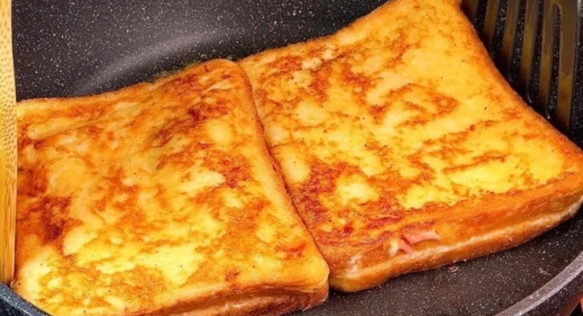 Délice de pain grillé aux saucisses et au fromage