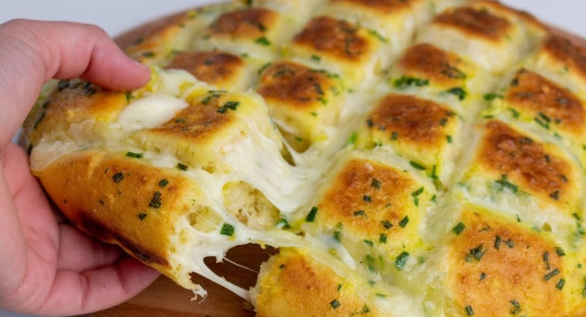 Pan de Ajo con Mozzarella: Una Explosión de Sabor Fácil de Preparar