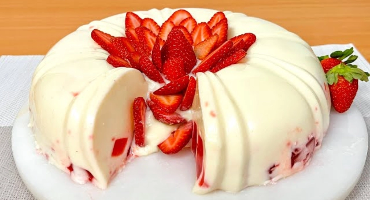 Gelatina de tres leches con fresa::