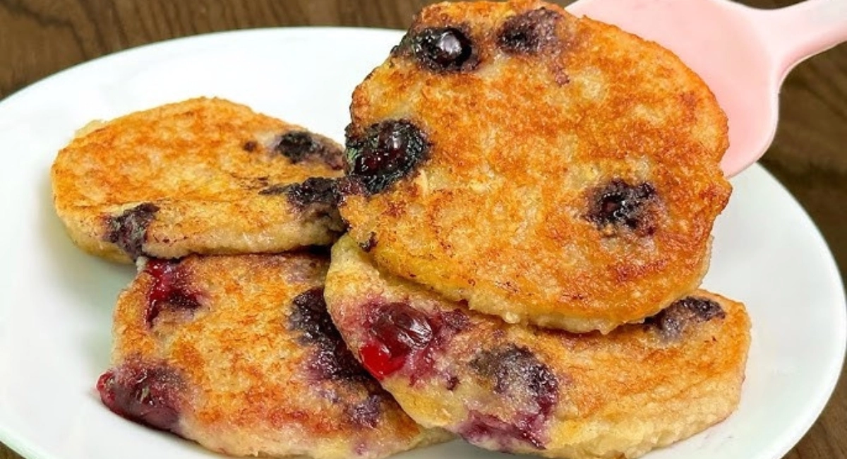 Délice à l’avoine, à la banane et aux bleuets