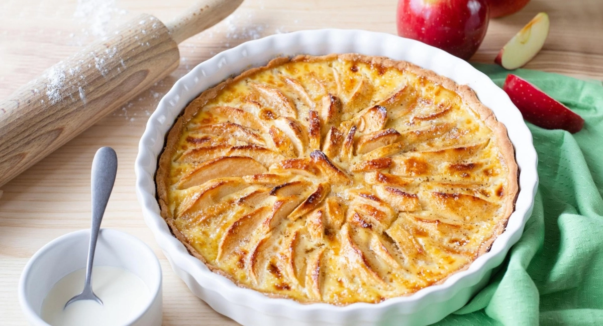 Tarte aux Pommes à la Crème Fraîche 