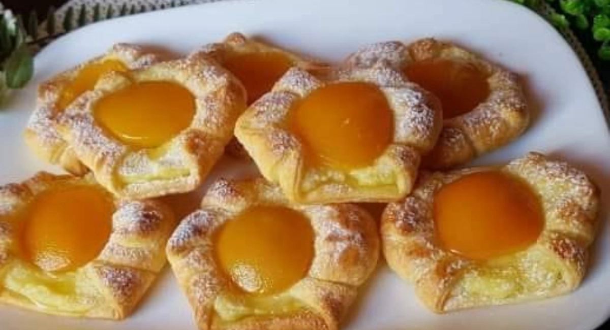 Pochettes de pâte feuilletée aux pêches