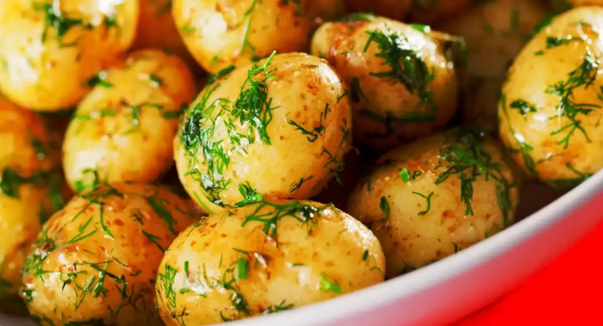 Pommes de Terre à l'Ail et au Beurre au Four